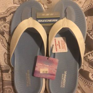 Skechers cushion slippers